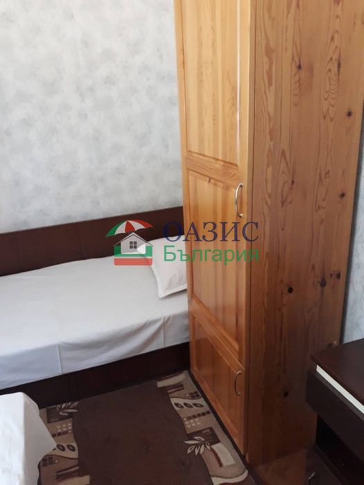 Половината от двуетажна къща в Стария град на Несебър,188 кв. м + двор