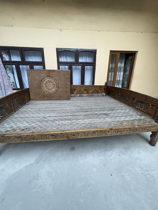Tapchan karavot sotiladi 3 ga 2.5 m