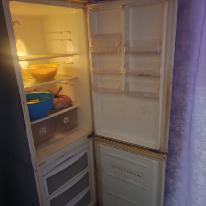 Продам холодильник элджи