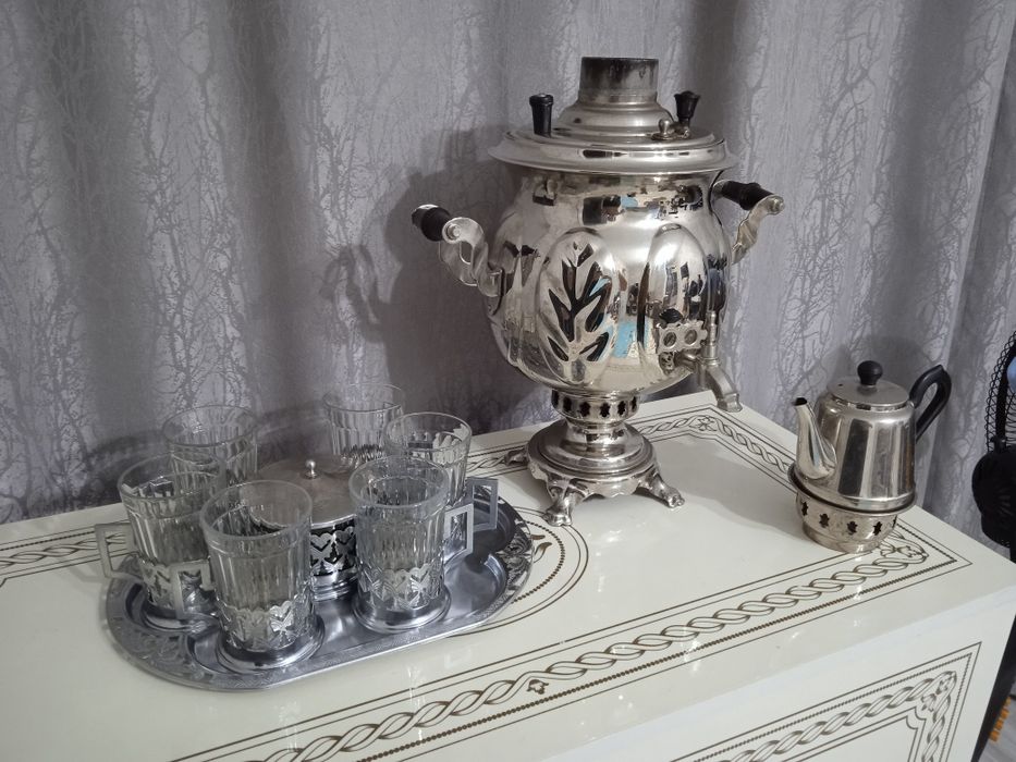 Самовар заварник набор подстаканников