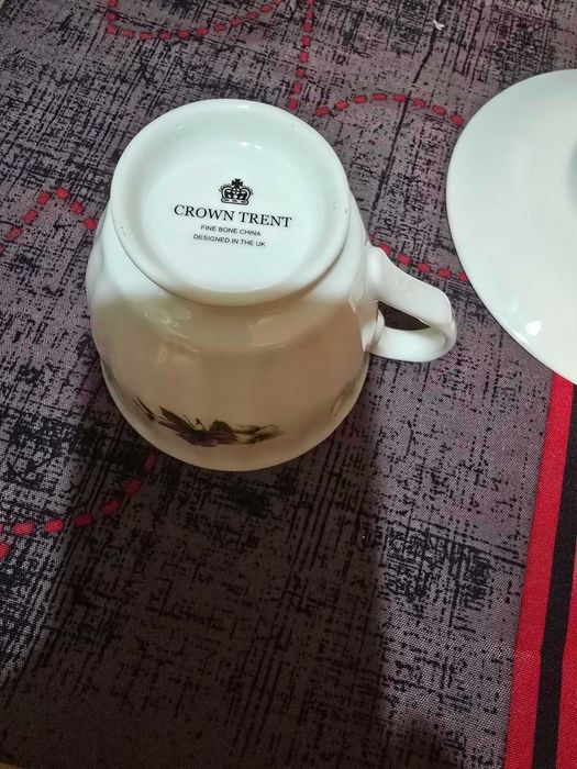 Порцеланови двойни сетове с месеци