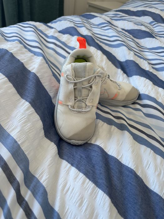 Adidasi nike, marimea 27