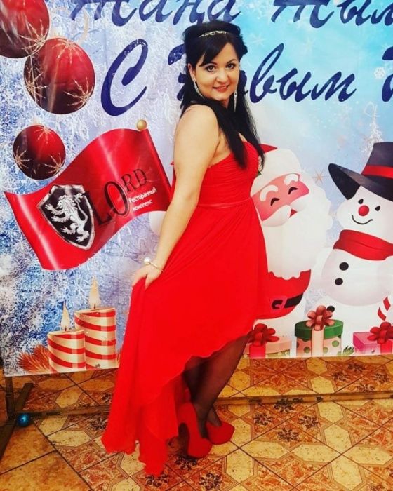 Продам вечернее платье, красного цвета