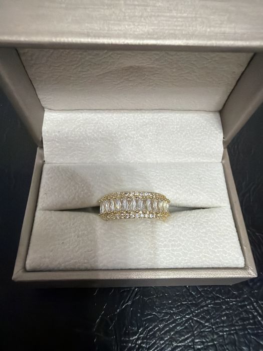 Кольца (бижутерия)