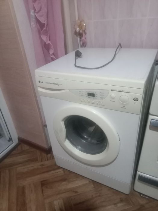 Продам стиральную машинку LG