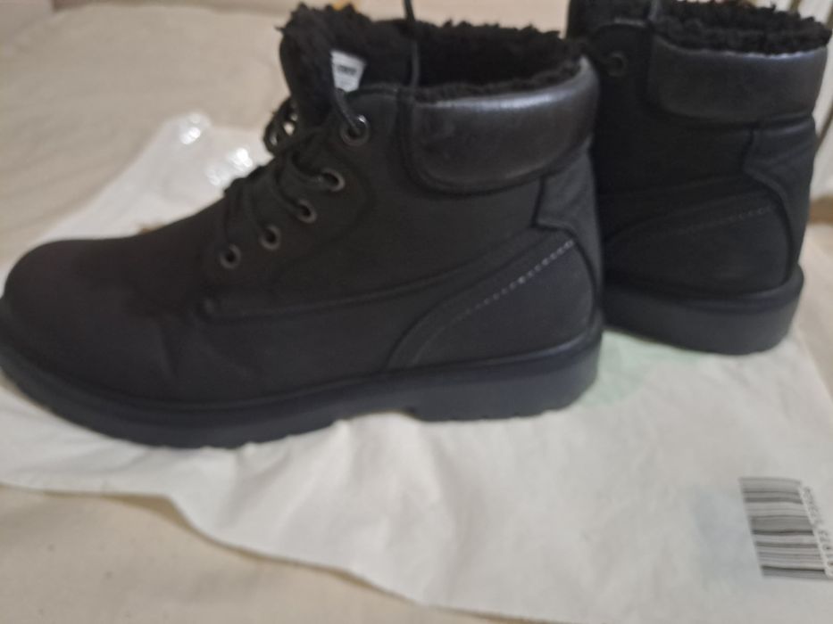 Продам мужские зимние  ботинки
