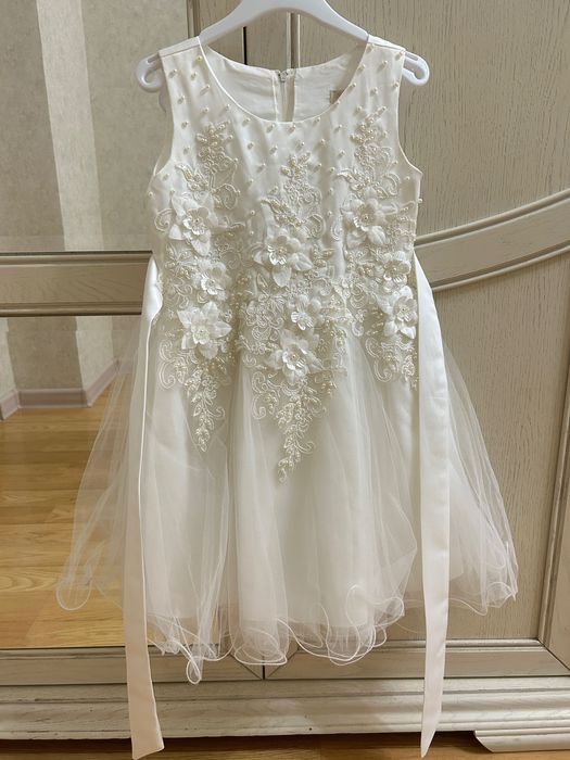 Нарядные платья для девочек