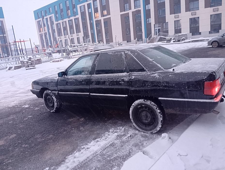 Продаю Ауди 100 год выпуска 1990