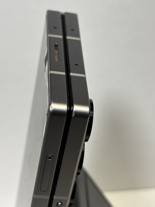 MDM vinde: Samsung Z Fold 6, 256GB, Silver Shadow.