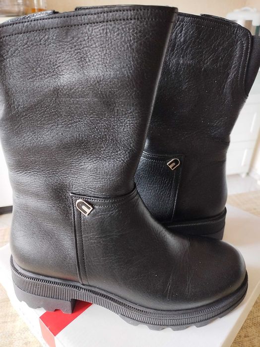 Нови дамски кожени боти 39 номер