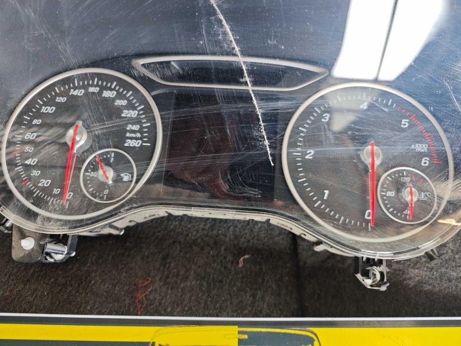 Километраж работещ спукано стъкло Mercedes W176 A class дизел автомат