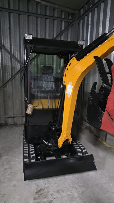 Miniexcavatoare TCME diesel 3 cilindri LAIDONG E5 sau KUBOTA NOI