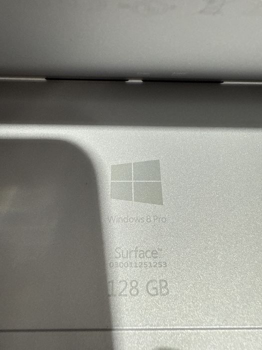 Surface Pro 3 i5 4th gen 128gb ssd 4gb Ram
