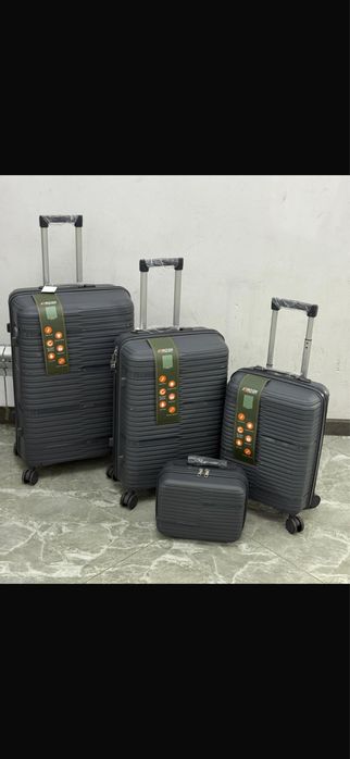 Чемоданы полипропилен.