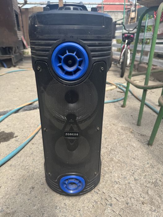 Б/у музыкальная колонка