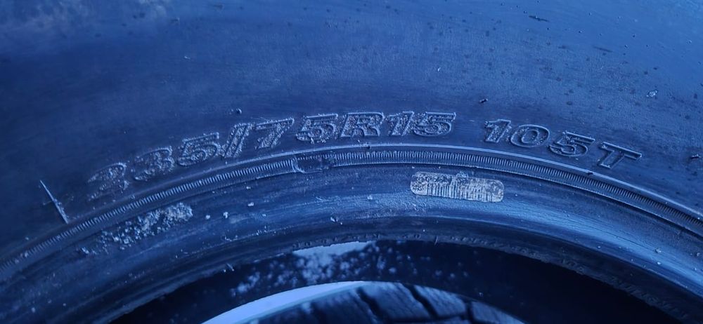 Шины зимние в отличном состояние