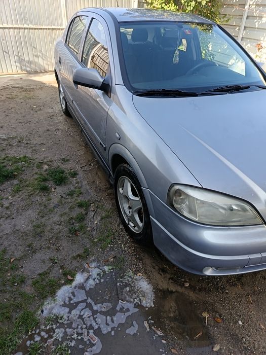 Vând Opel Astra g