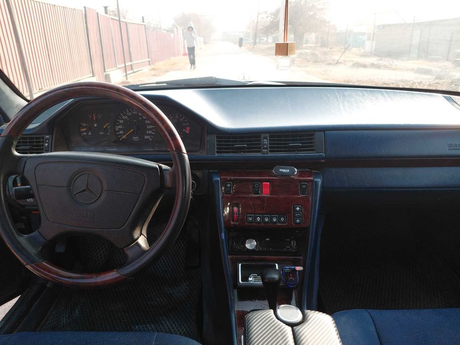 Мерседес бенс Е-класс