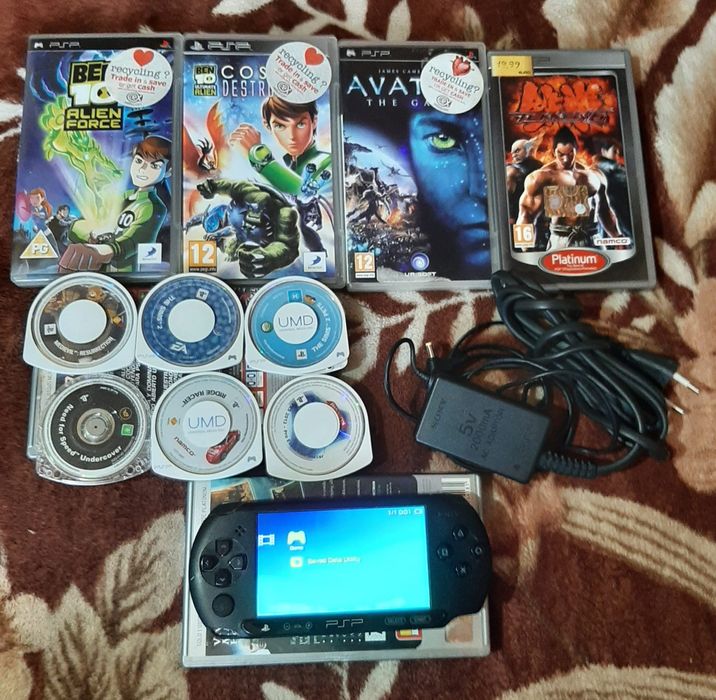 Vand PlayStation portabil street 1004 psp în stare bună cu 10 jocuri