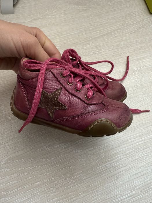 Продаю кожаные ботиночки на девочку, 22 размер. В идеальном состоянии