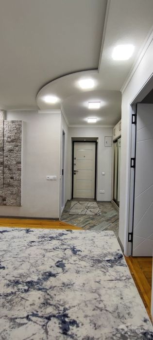 Ул. Новомосковская Продаётся 3-х комнатная квартира