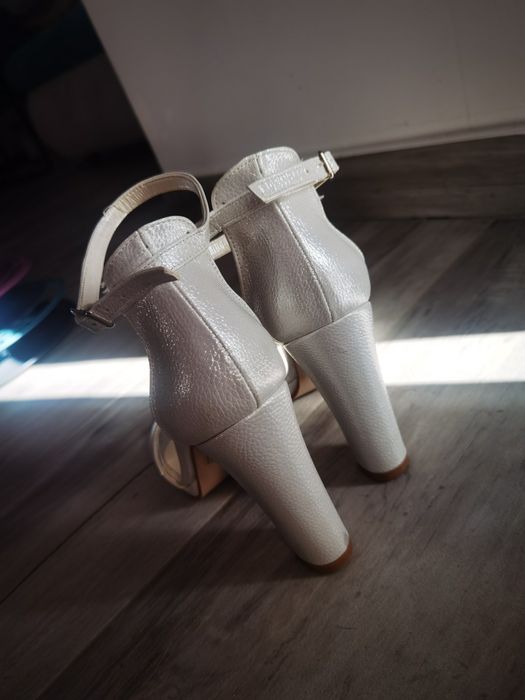 Sandale elegante cu toc gros