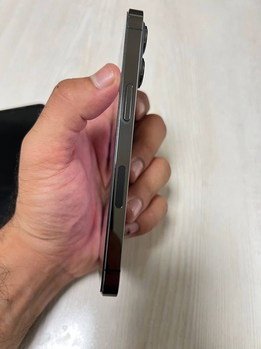 Iphone 13 pro amerkanskiy srochno sotiladi 

Pamit 128gb 

Rangi Qora