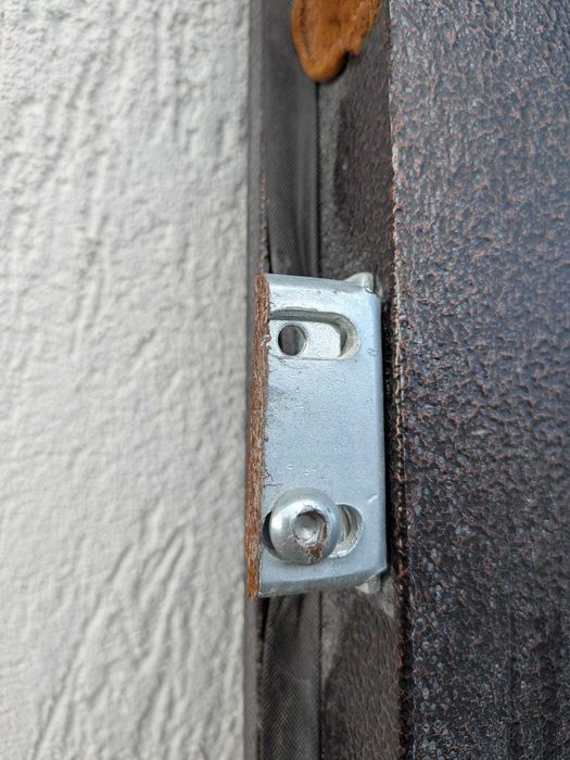 Ușă metalică de exterior pentru apartament