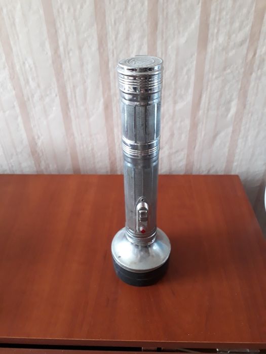 Светильник-ночник и фонарь.