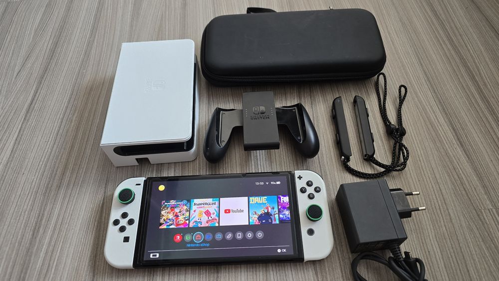 Nintendo Switch White