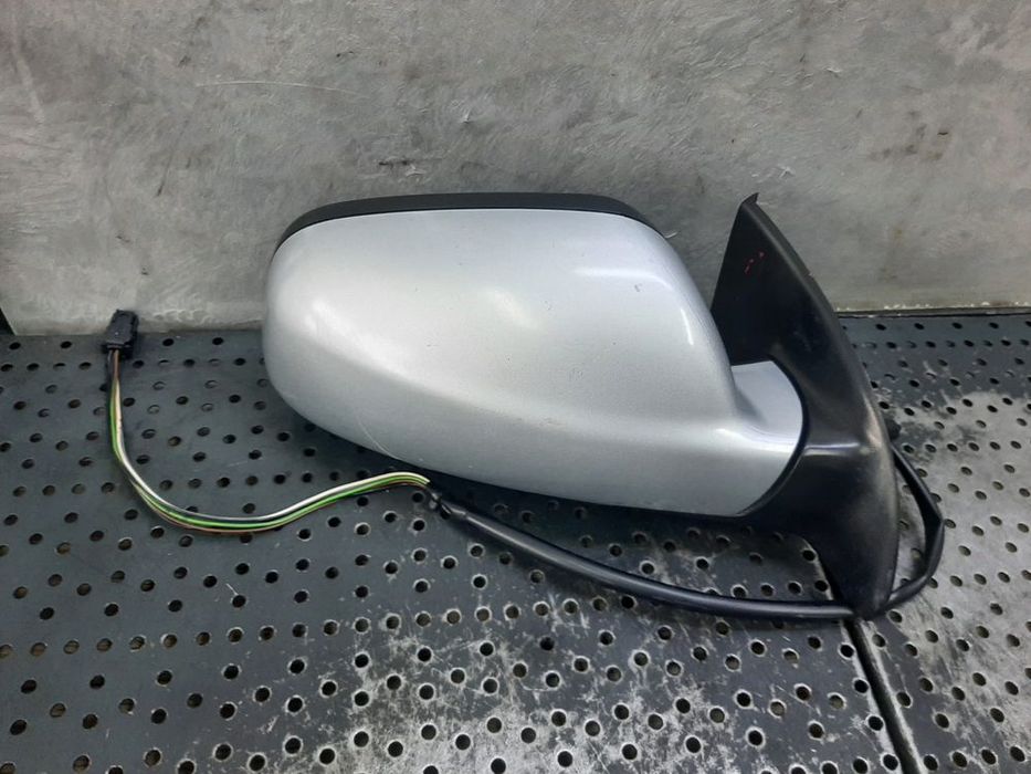 oglinda electrica pentru piese dreapta 6 fire peugeot 307 96577209