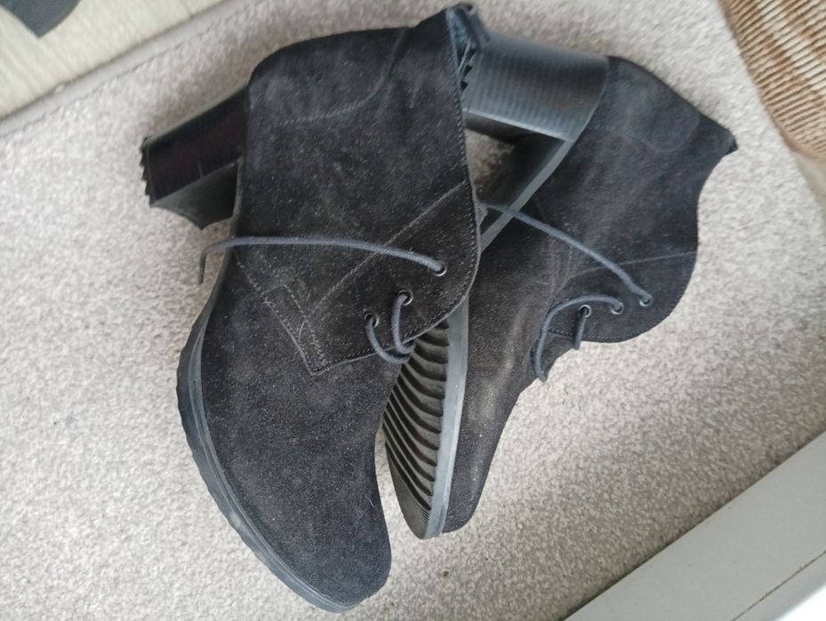 Дамски боти и обувки 39 номер