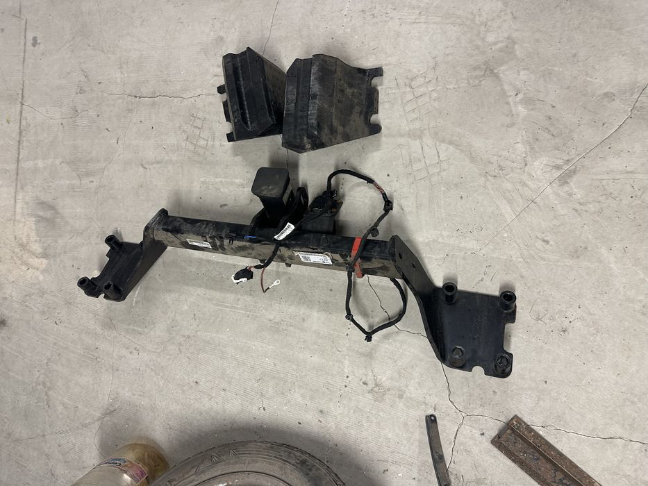 Оригинален теглич за Audi Q8