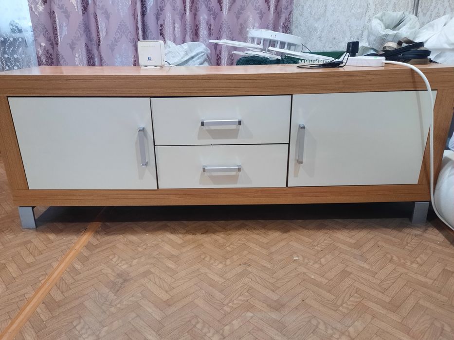 Продам тумбочку под телевизор