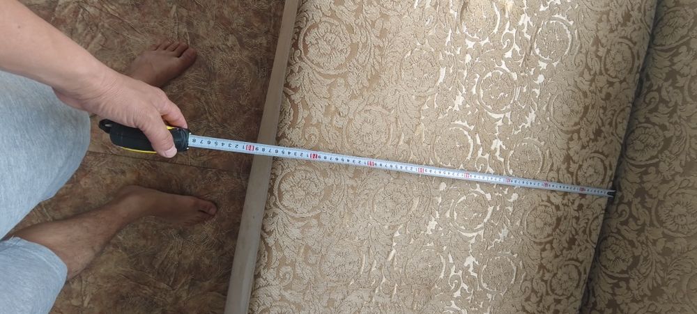 Продам диван старый