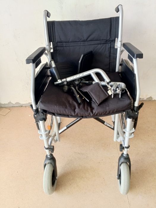 Продам инвалидное кресло.