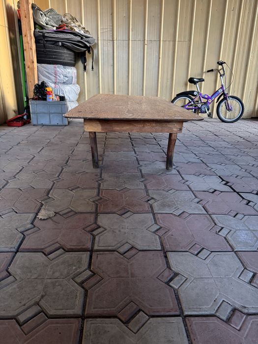 Продам маленькийй стол