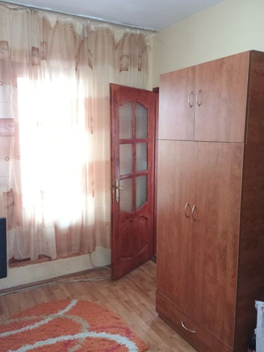 Închiriez  garsoniera  Nufarul