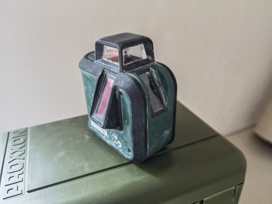 Лазарен нивелир bosch