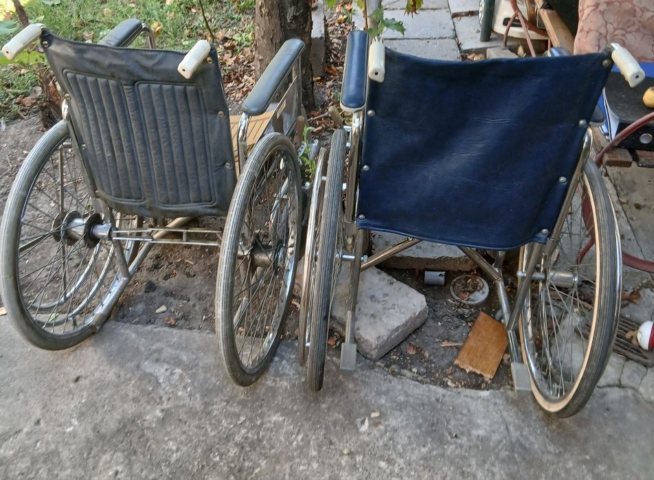 Vând cu 150 lei cărucior pentru persoane cu dizabilități