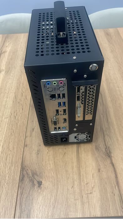 Компактный компьютер ITX