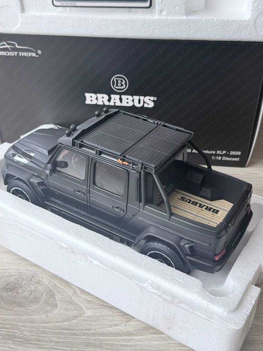 Колекционерски модел Mercedes Brabus G800 Adventure 1/18