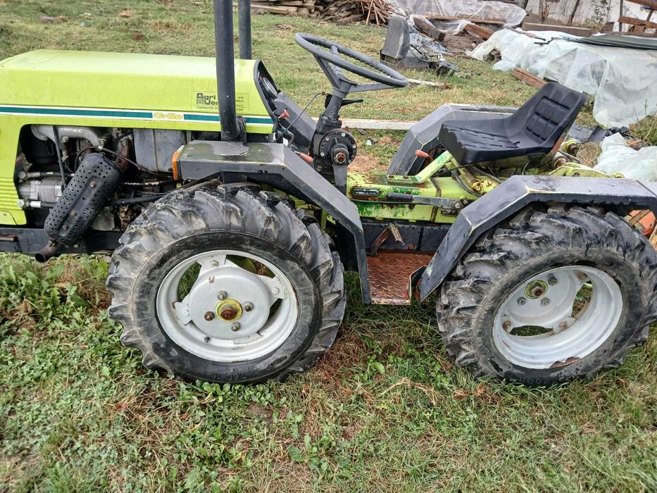 vand tractor agricol