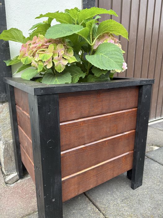 Jardiniera lemn capitonata