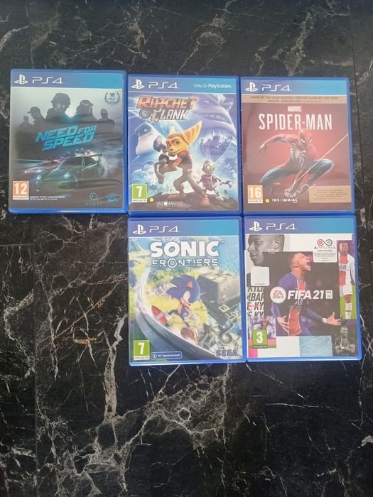 Play Station  4 slim