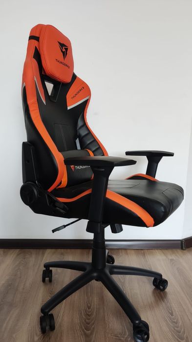 Игровое кресло Thunderx3