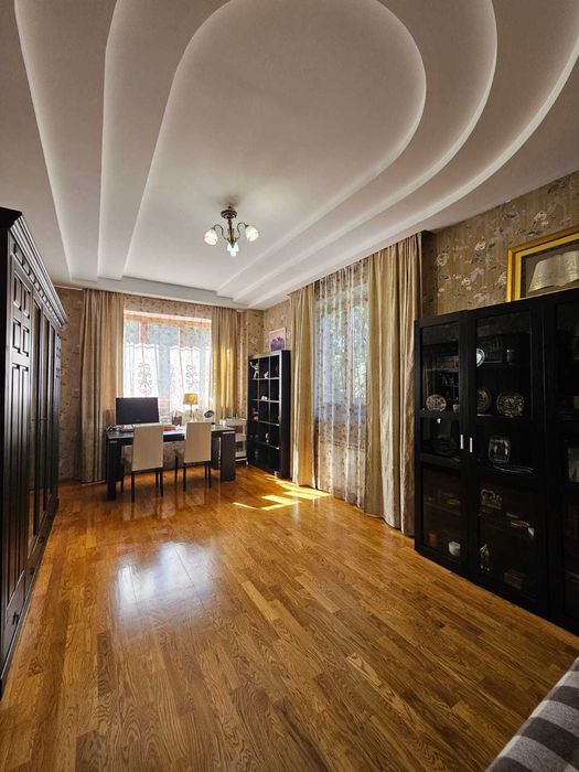 Продам дом 405 кв.м., Жуковского