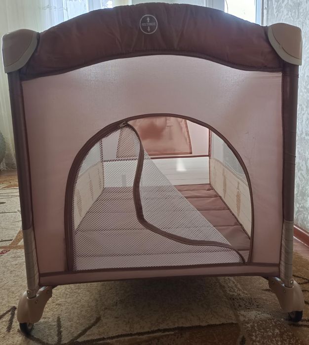 Продам детский манеж-кровать