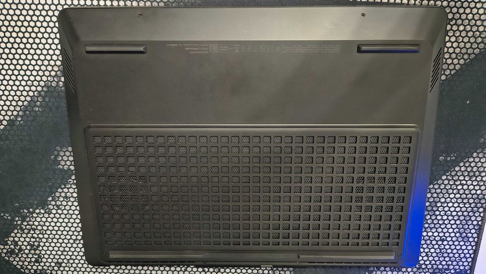 Продавам лаптоп HP Omen 16-ap0041nn.   AMD 9 8940HX, RTX 5070,  32 GB RAM DDR5,  2TB SSD