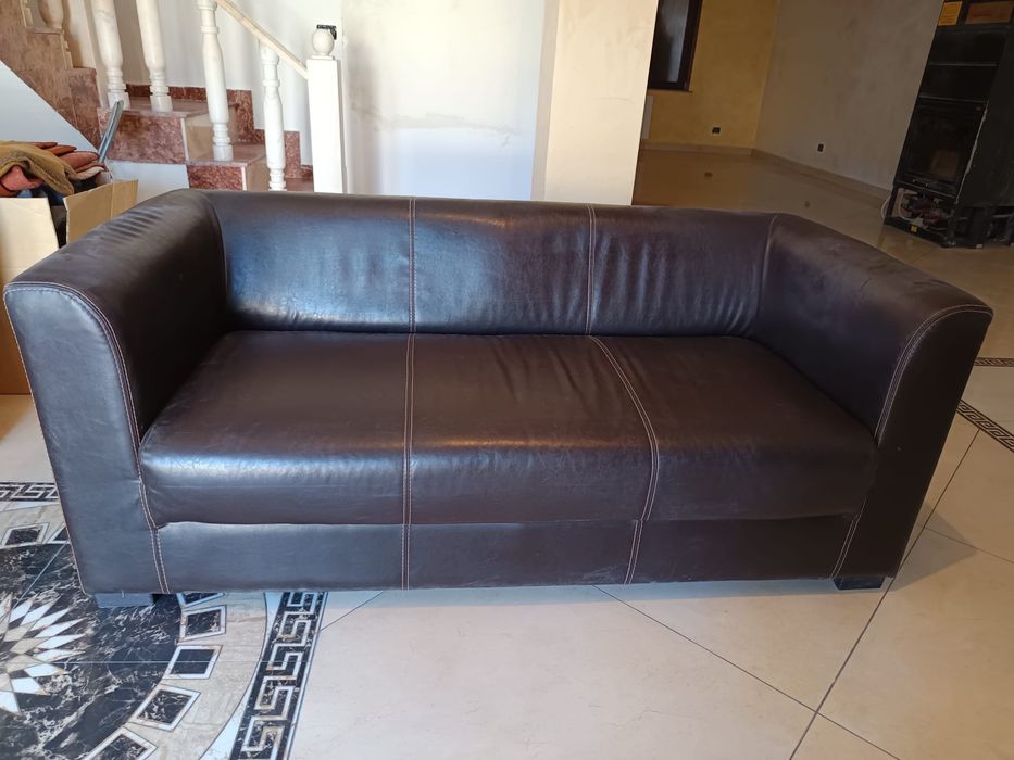 Canapea maro inchis de piele